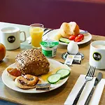 Dusseldorf-hbf Hotel *